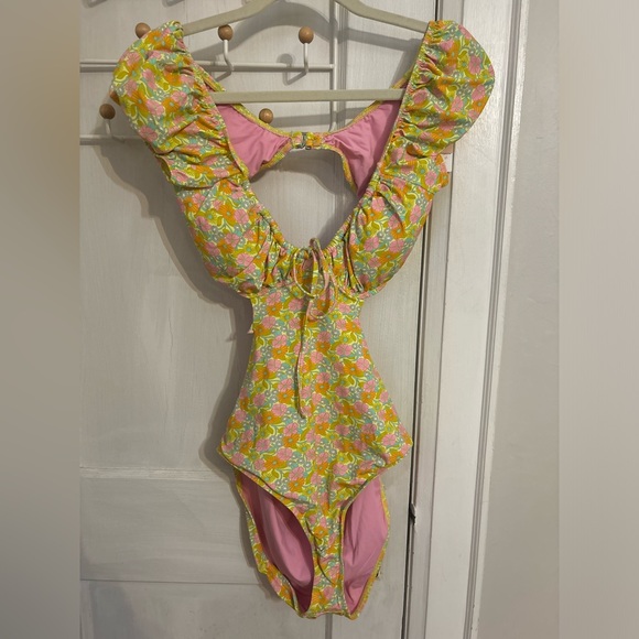 Santa Cruz swimsuit - Picture 1 of 6